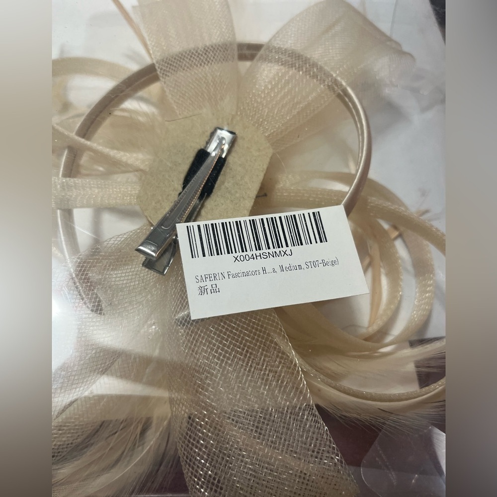 Cream Hair Accessory with Dramatic Design - Picture 2 of 3